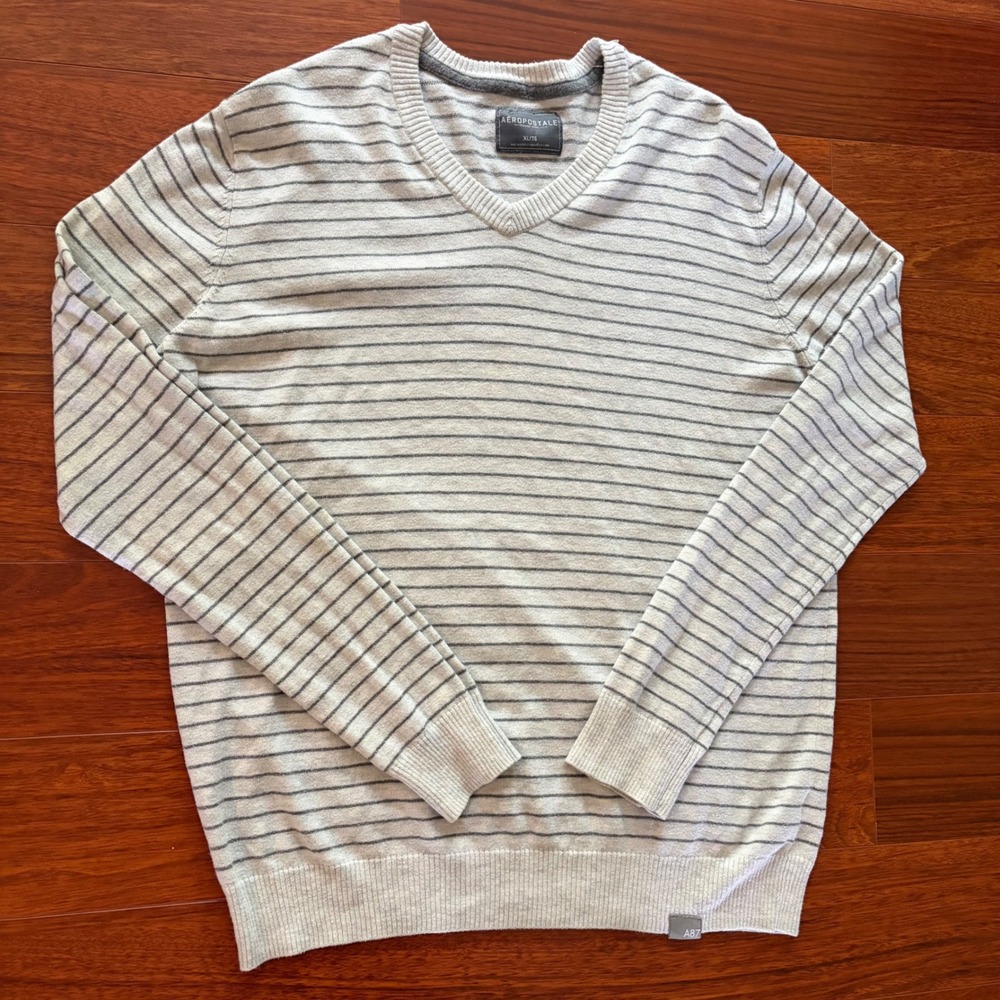 Y2K Aeropostale XL Striped V-Neck Sweater Light Gray Thin Knit Casual A87 Logo